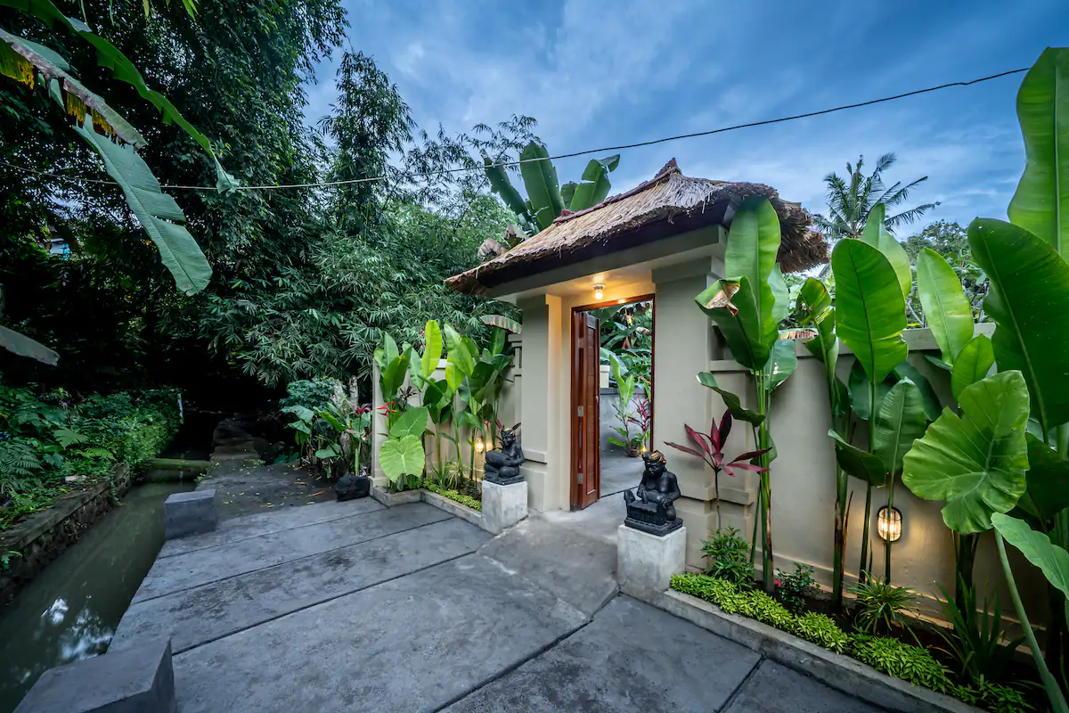 Entrance path